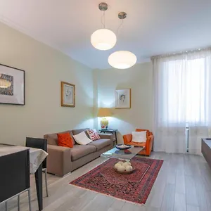 Comfy-cozy 2 Bedroom-via Boscovich Milán